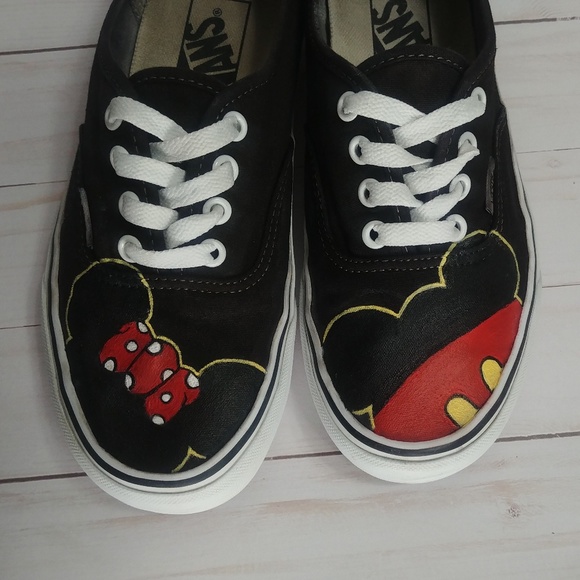 disney vans black